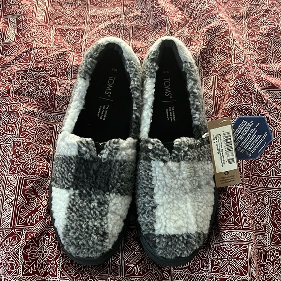 Toms W 8 Warm Alpargate Lug Faux Shearling  Plaid NWT - Picture 1 of 5
